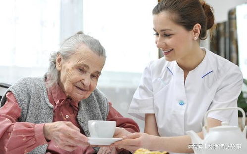 独居老人请保姆 陪伴与家务之外，那些被隐藏的真实需求