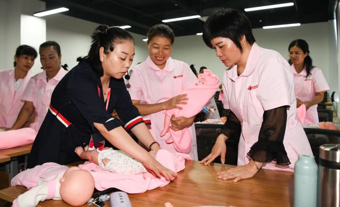 年轻人不愿辛苦&ldquo;伺候人&rdquo;,&ldquo;保姆荒&rdquo;怎么办?